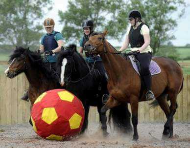 foot et cheval