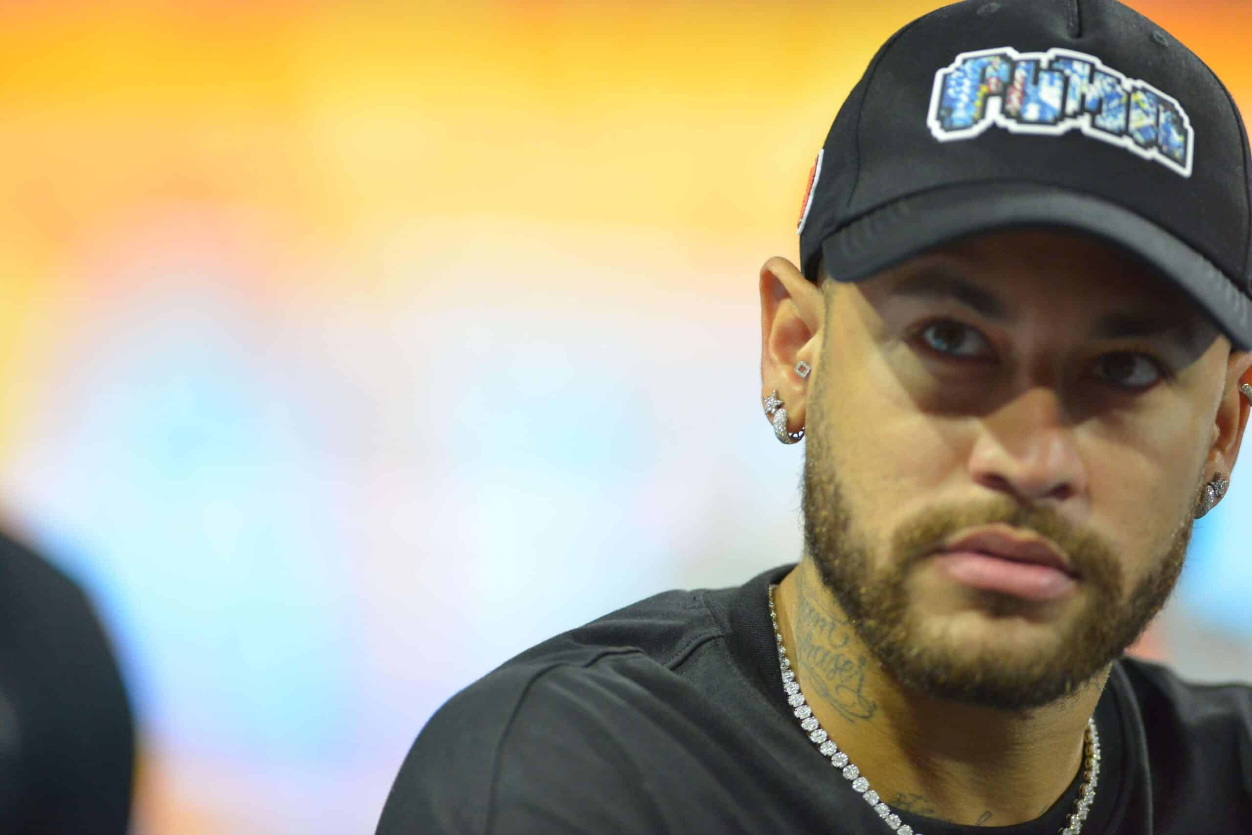 Neymar joue au poker à l’anniversaire de sa fille : addiction ou simple divertissement ?